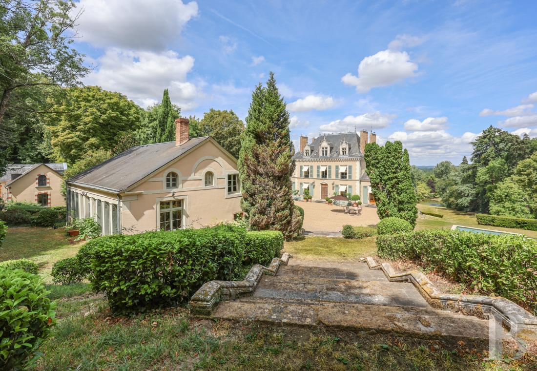 chateaux for sale France pays de loire   - 3
